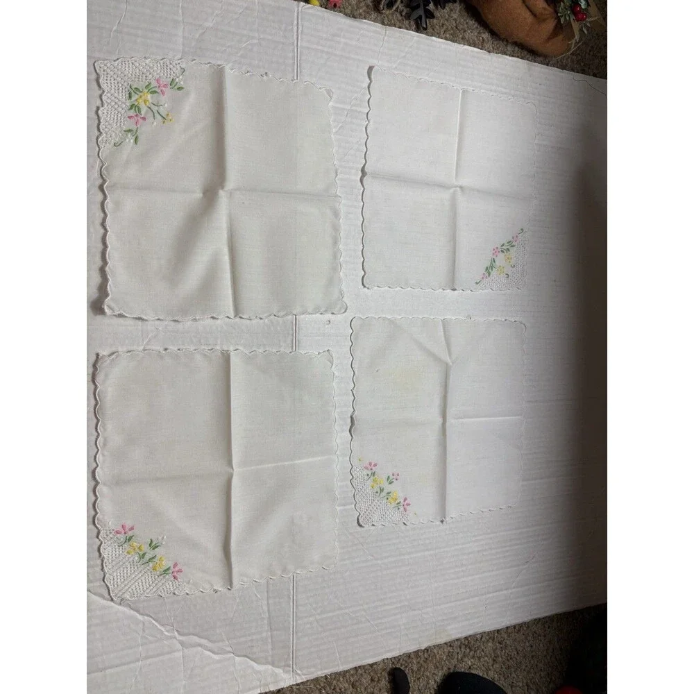 Vintage Embroidered Napkins Set 18 Floral Lace Crochet Scalloped Edge